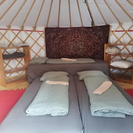 Kincs Es Jurtaszallas Apartament *